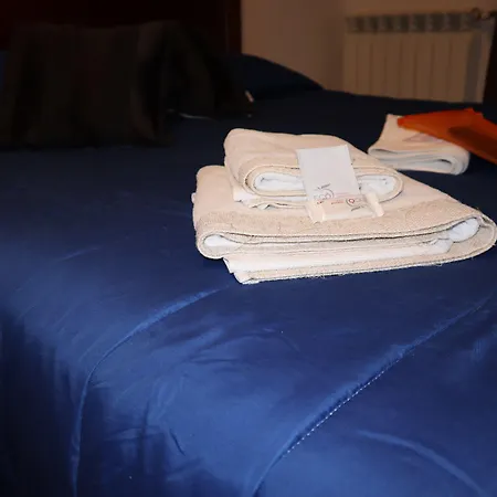 Le Stanze Di Aurora بيت ضيافة 5*