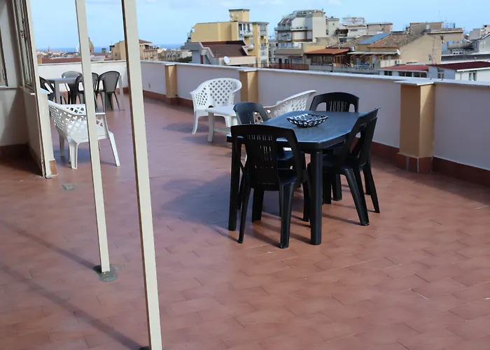 ゲストハウス Le Stanze Di Aurora パレルモ